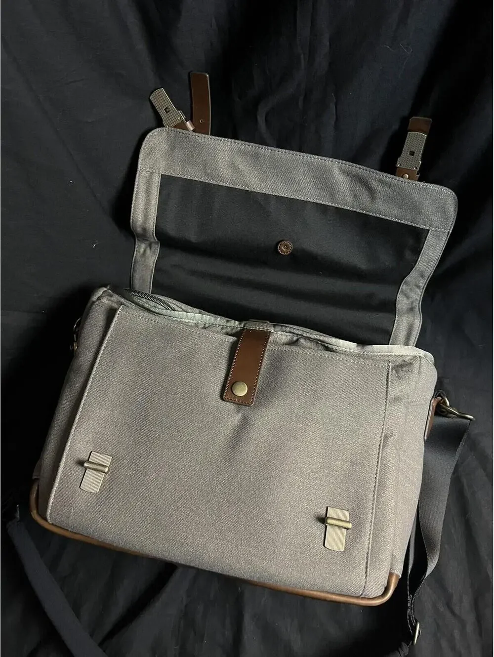 NWT Think Tank Photo Signature 13 Shoulder Bag Dusty Olive Camera Leather